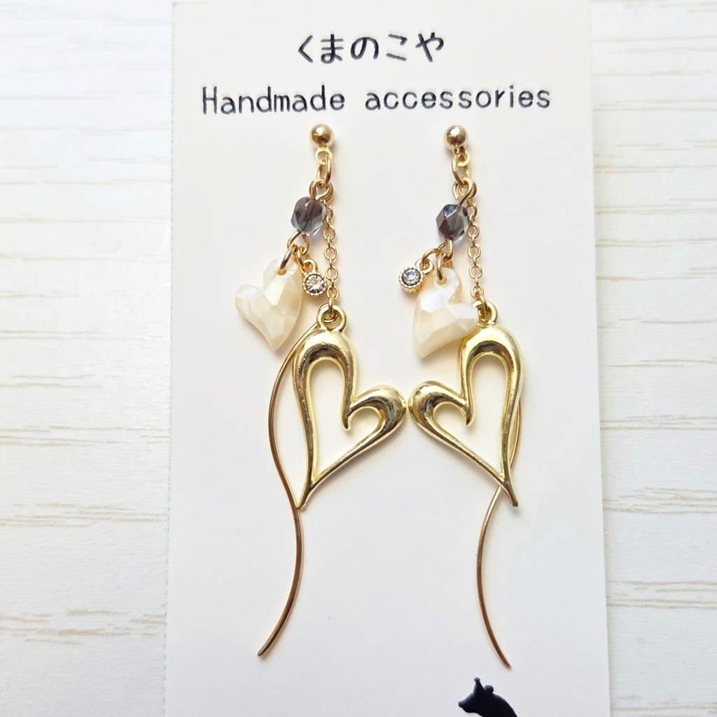 揺れるハートの耳飾り(足利軍イメージ)