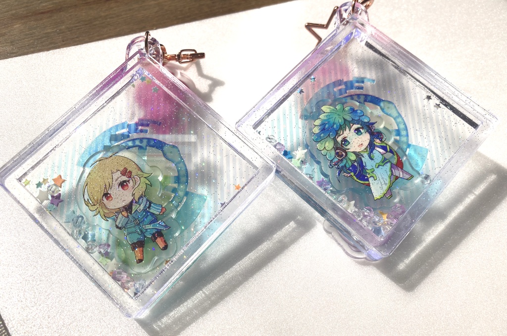 銀の鍵風 シャカシャカアクリルキーホルダー