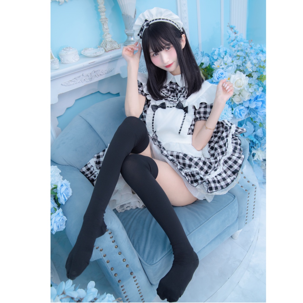 C107 新作 足✖️メイド写真集