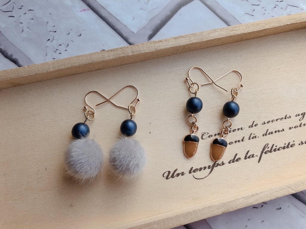 ツヤツヤどんぐりの耳飾り