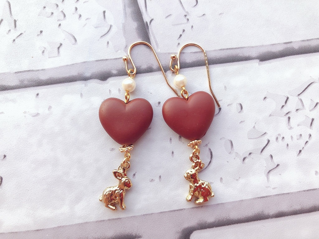 アニメ版ジャケットのピアス/イヤリング