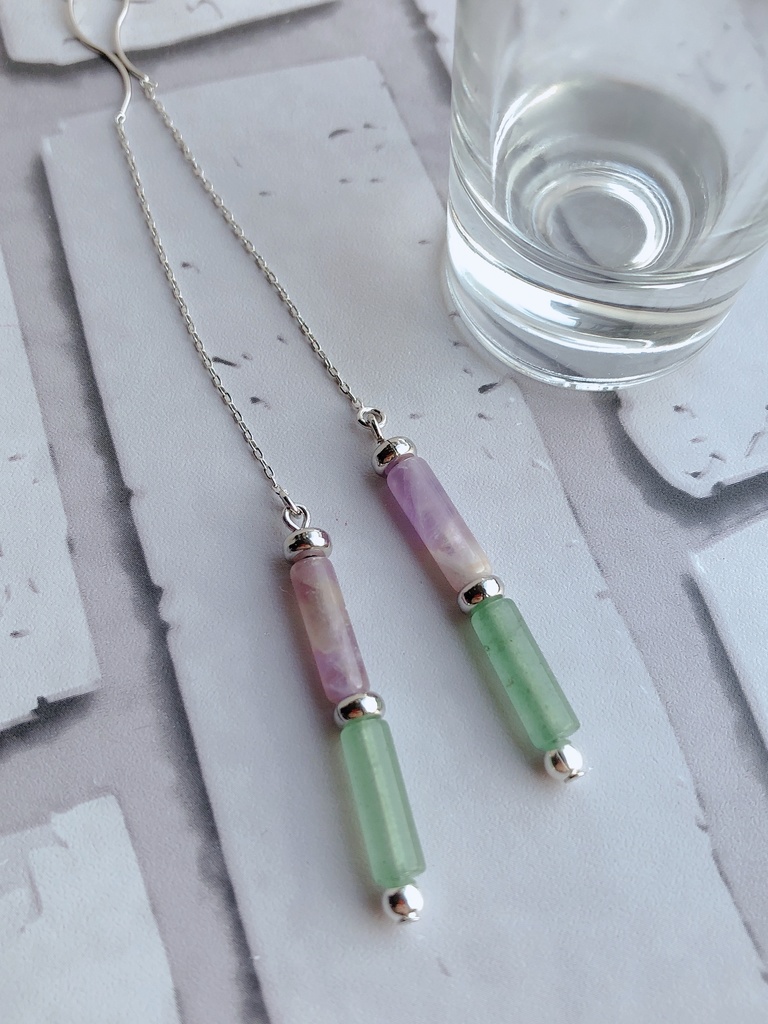 半貴石の耳飾り・蛇、恋、珠愈