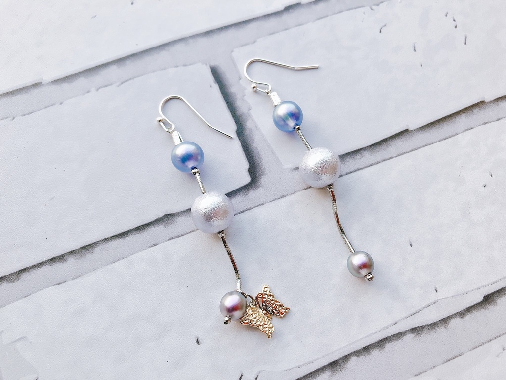 三連パールの耳飾り・蟲