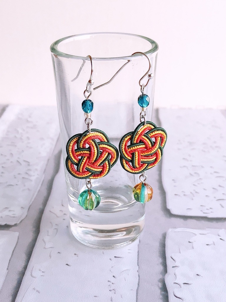 梅結びの耳飾り・水