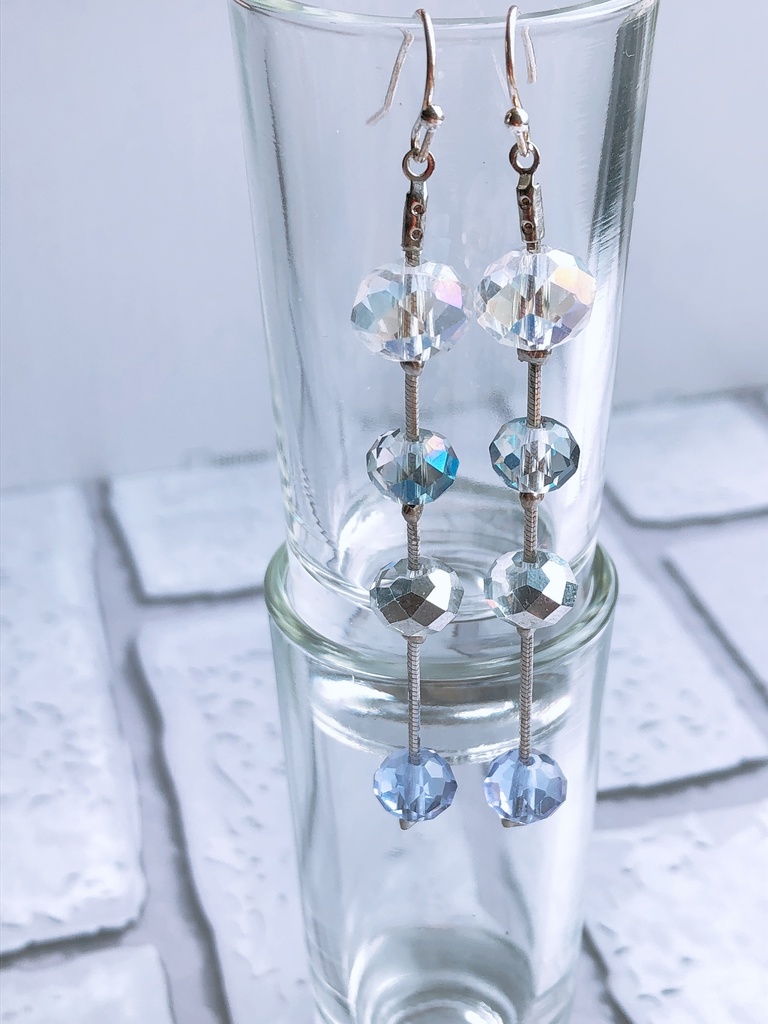 4連ガラスの耳飾り・音