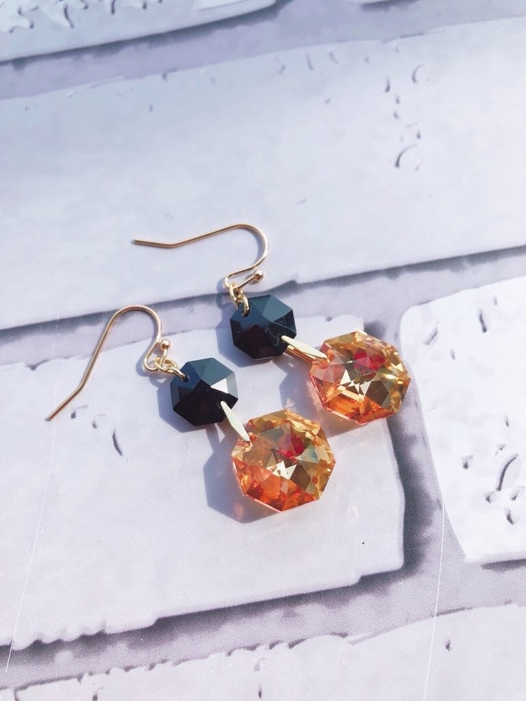 🦁2連スワロフスキーのピアス/イヤリング