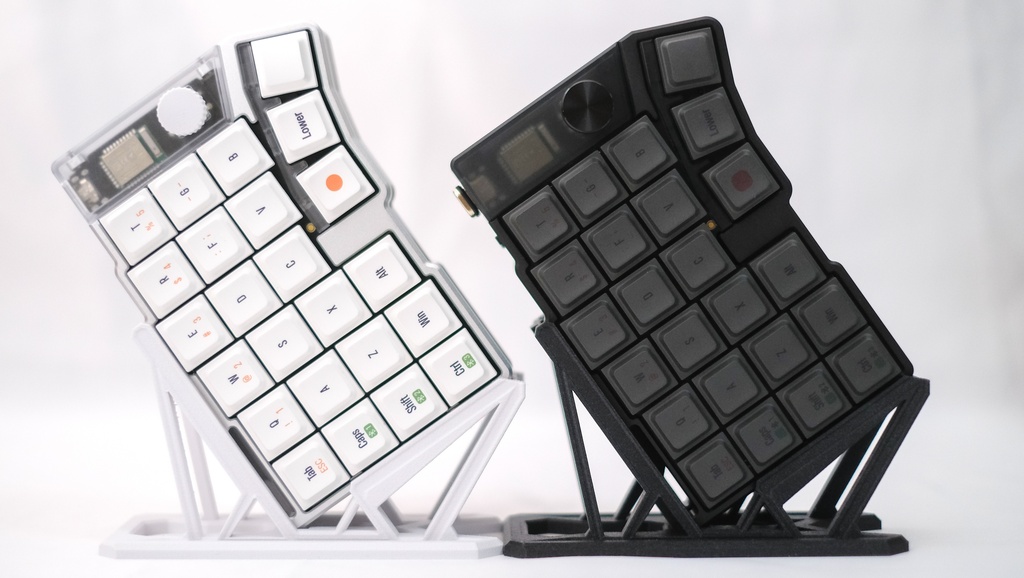 Cornix スタンド