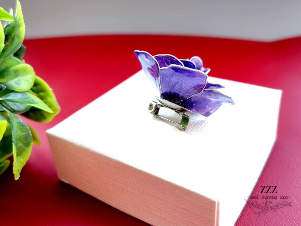 冥王の青紫薔薇ブローチ【no-002】