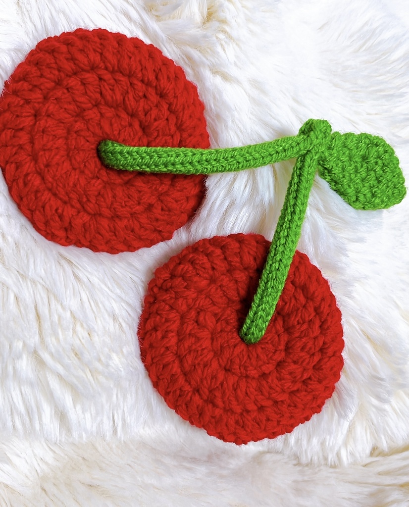 さくらんぼ帽子