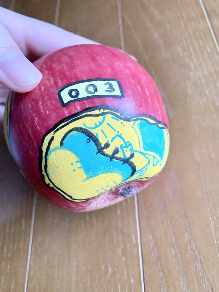 らくがきりんご