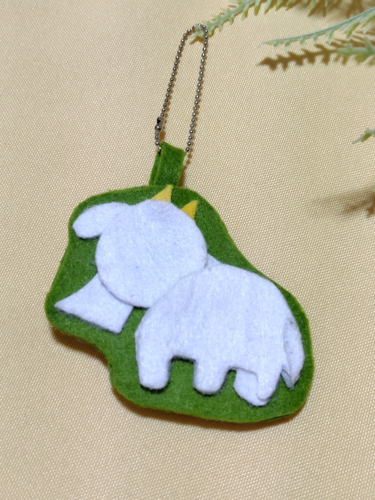 0点のテストを食べてくれるヤギキーホルダー