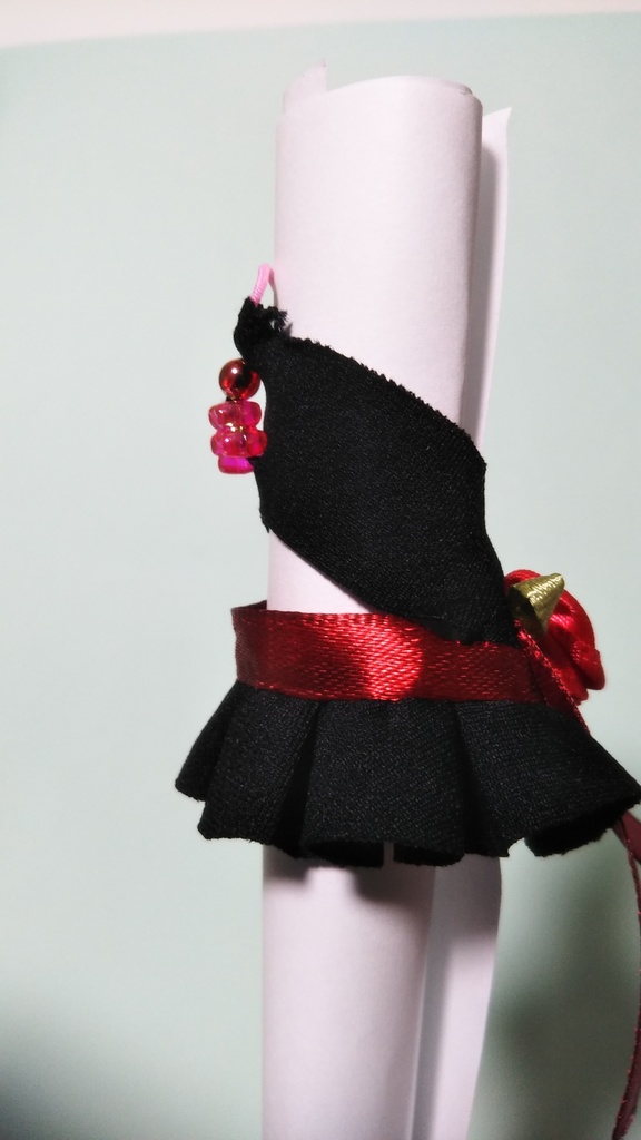 30MS、ヘソ出しワンピース、黒赤