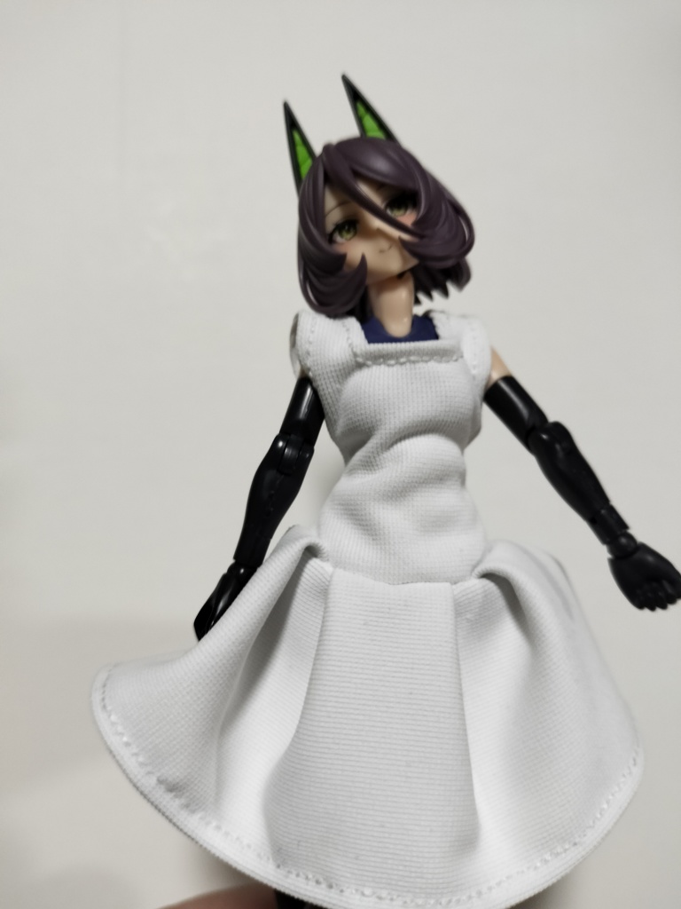 シンプル白ワンピース