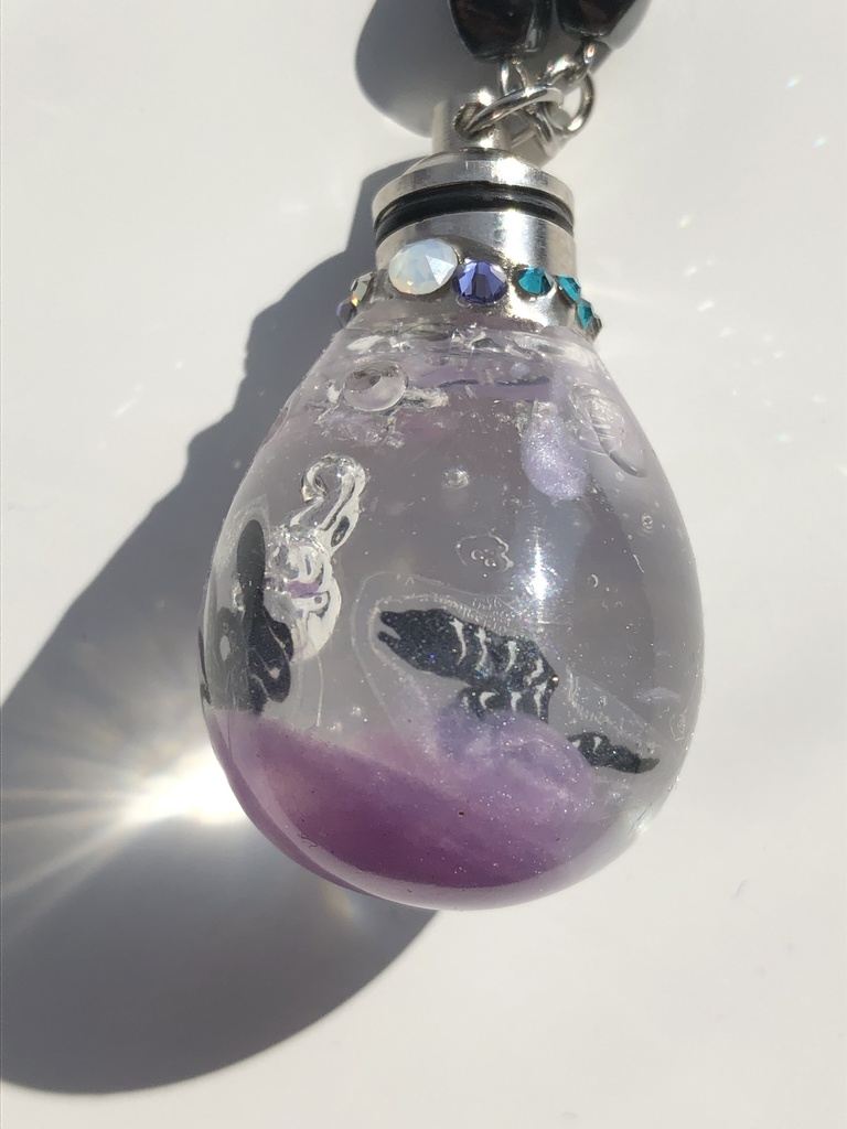 モストロラウンジ イメージストラップ