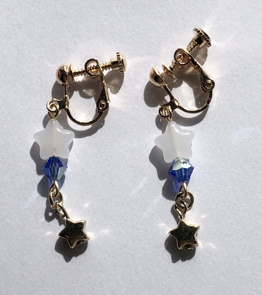 白ケープイメージイヤリング