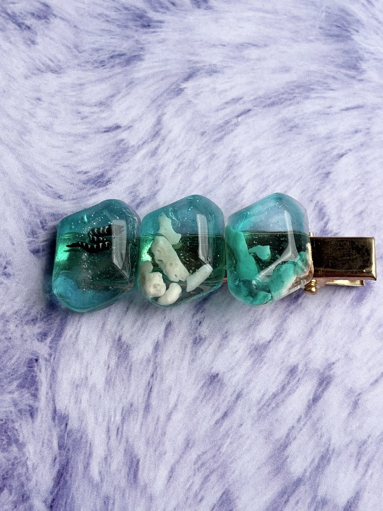 気ままなうつぼのヘアクリップ