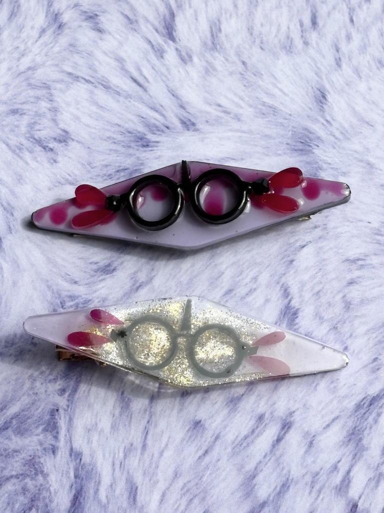 スバニキイメージヘアクリップ