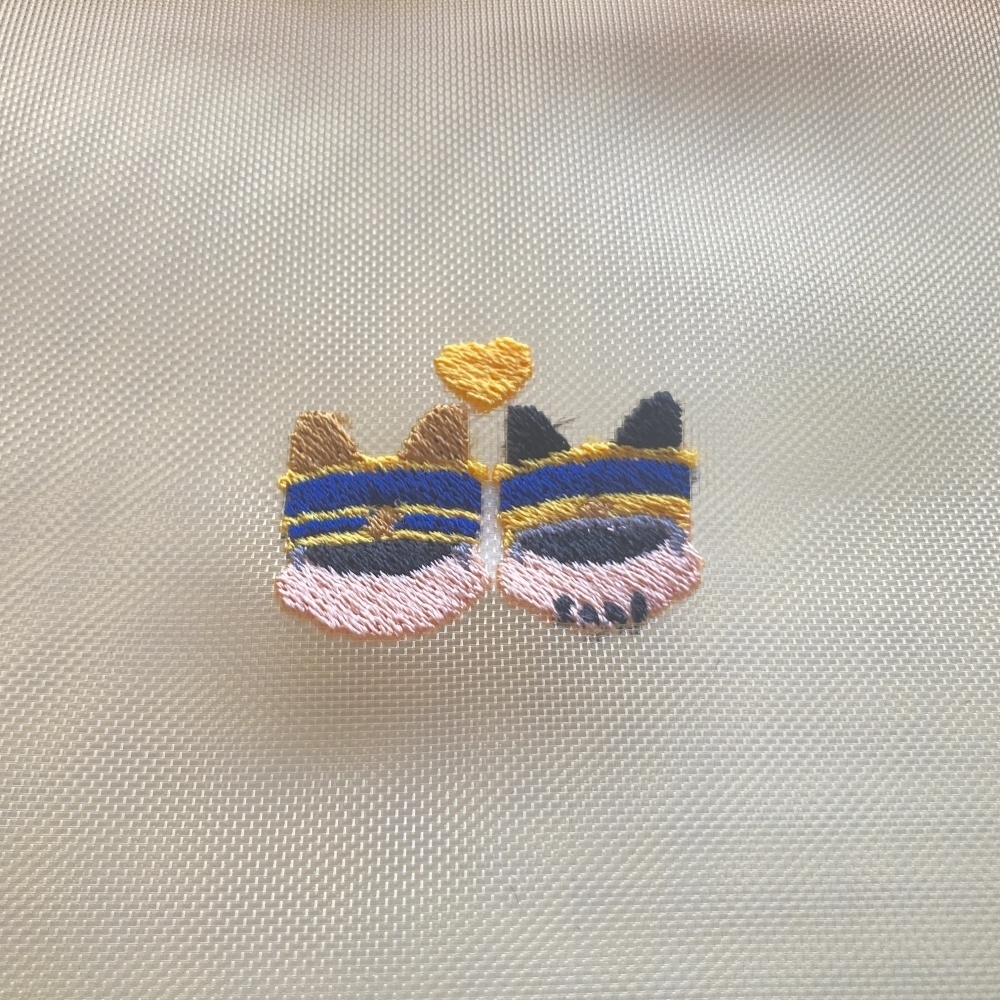 ✨新作✨ワンポイント刺繍メッシュポーチ 異母兄弟