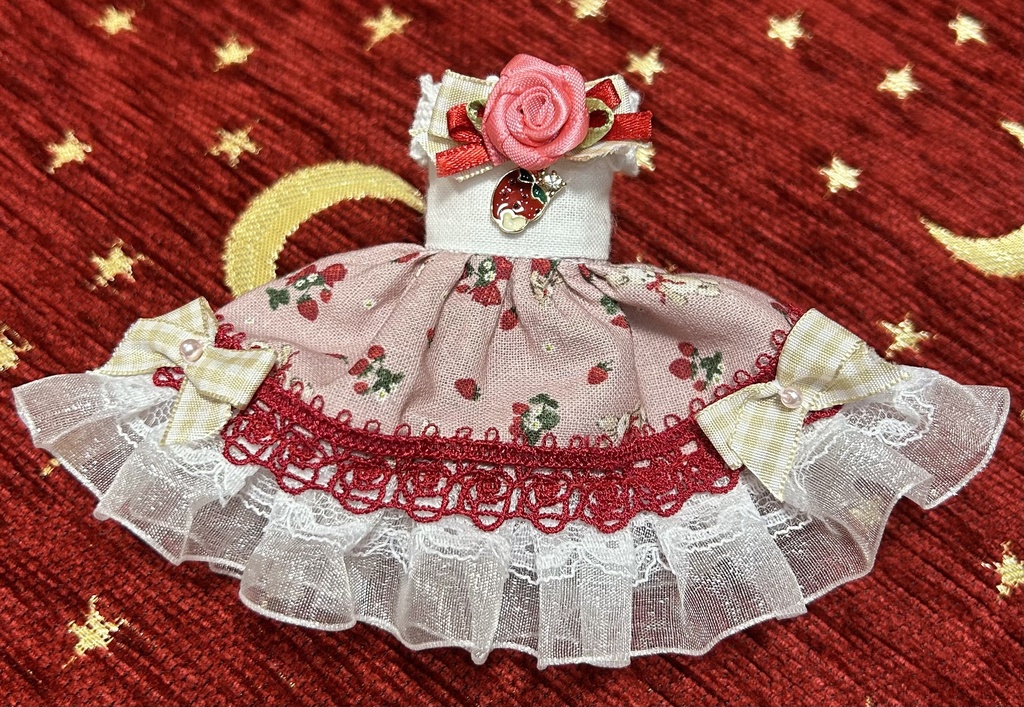 オビツ11服　いちごドレス
