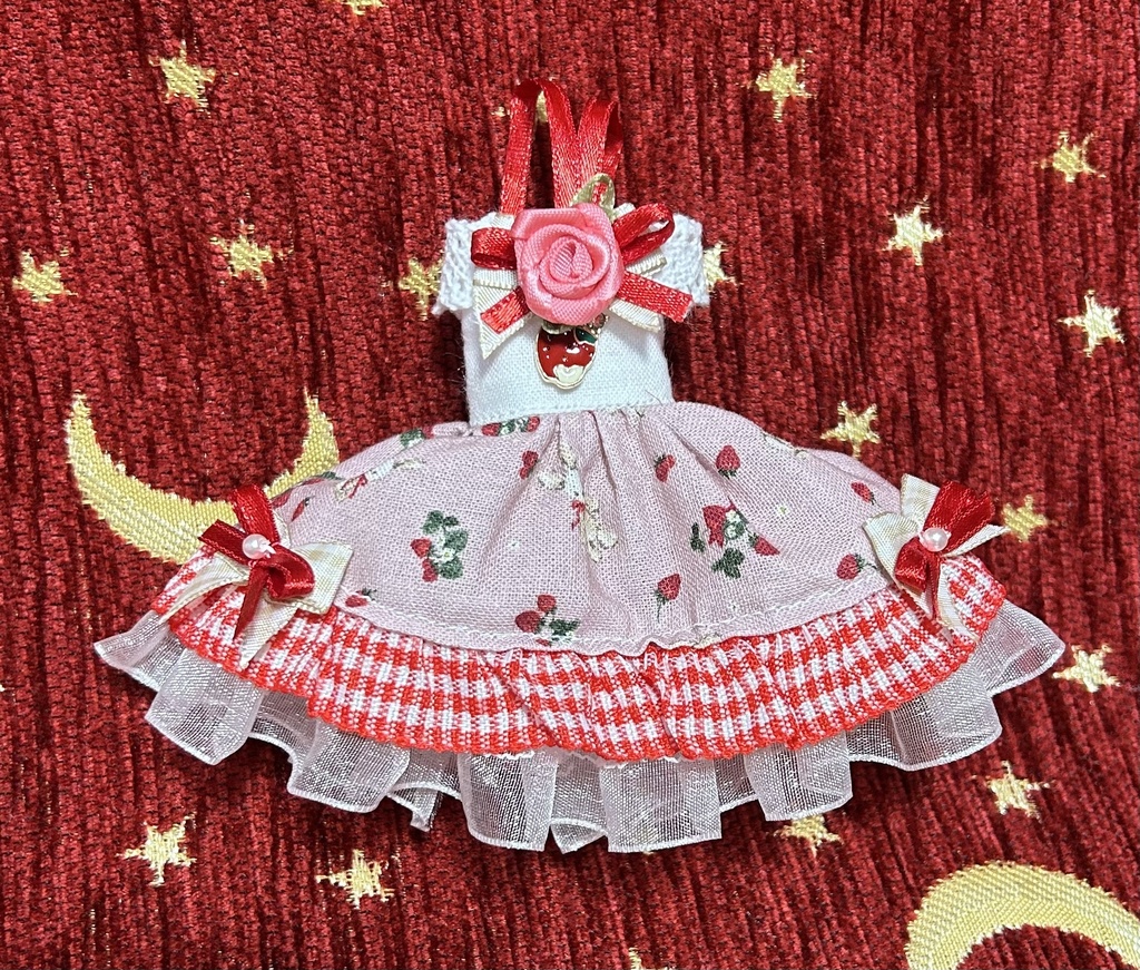 オビツ11服　いちごドレス2