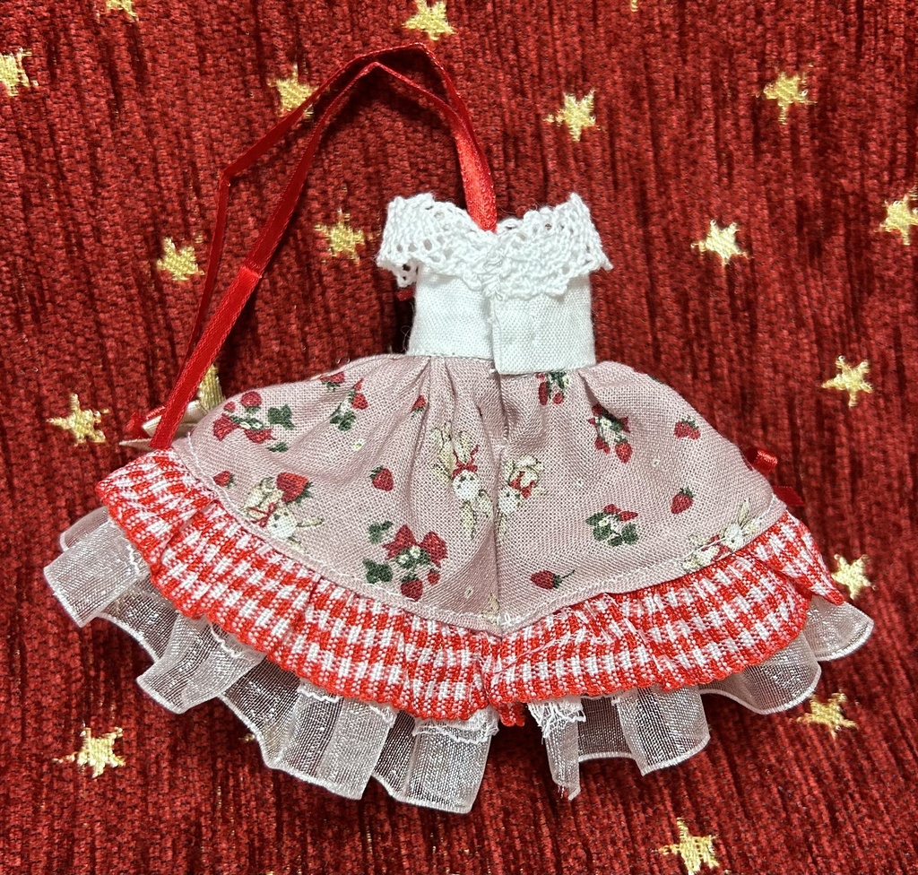 オビツ11服　いちごドレス2