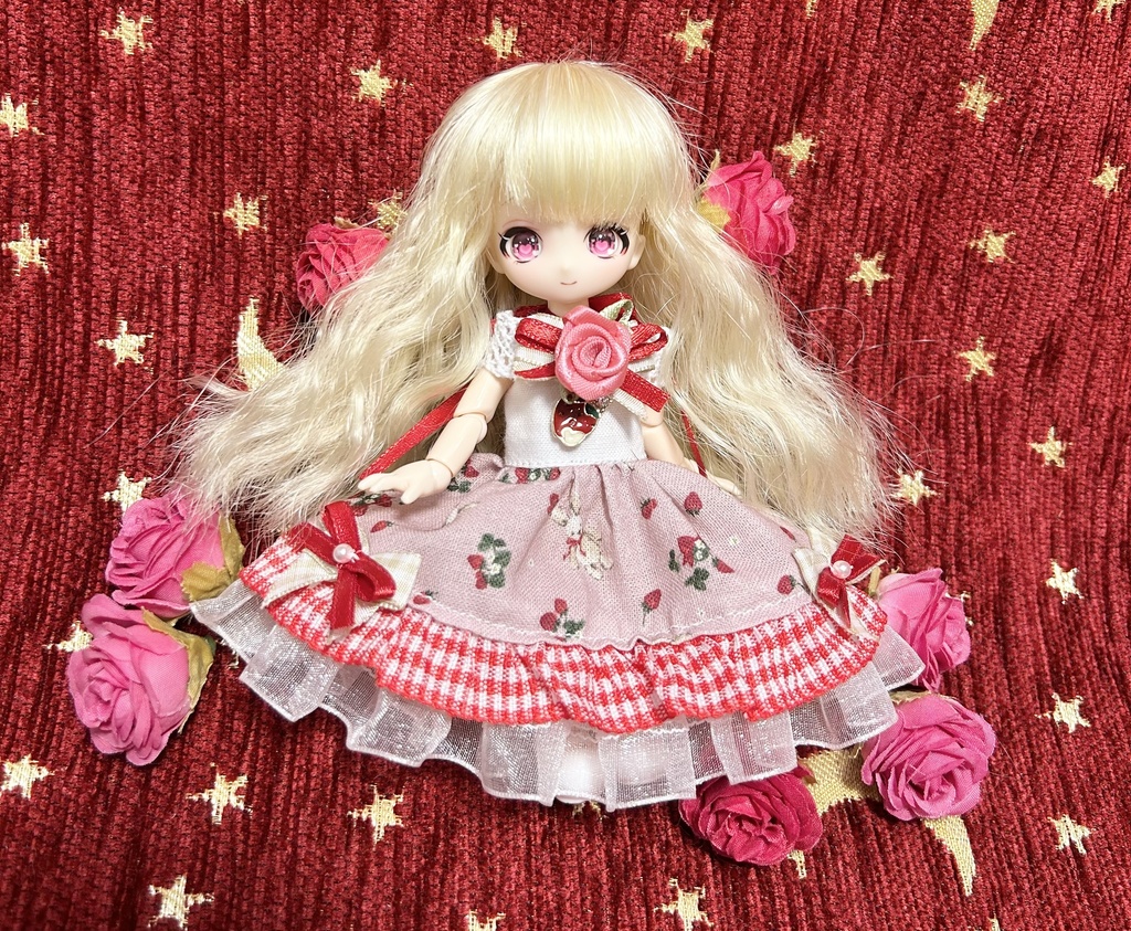 オビツ11服　いちごドレス2