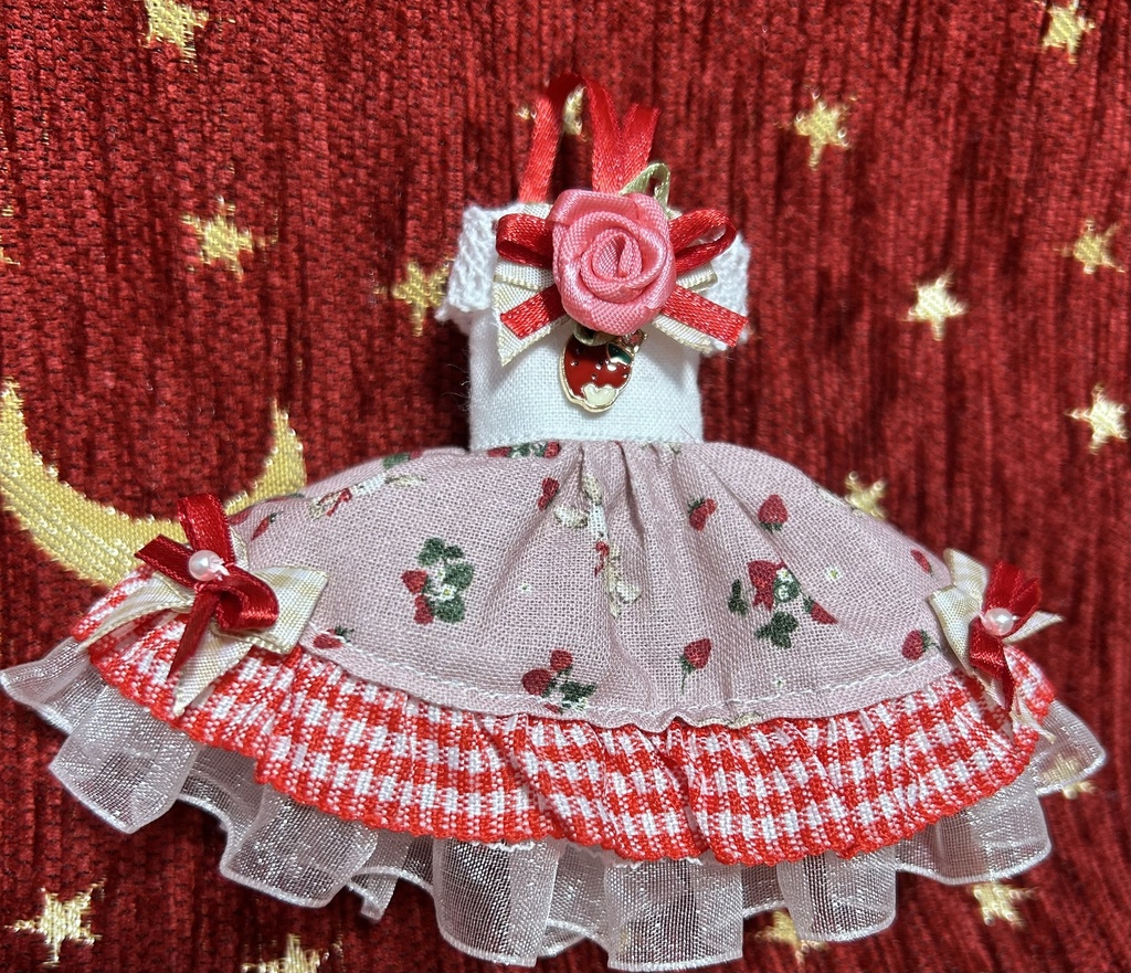 オビツ11服　いちごドレス2