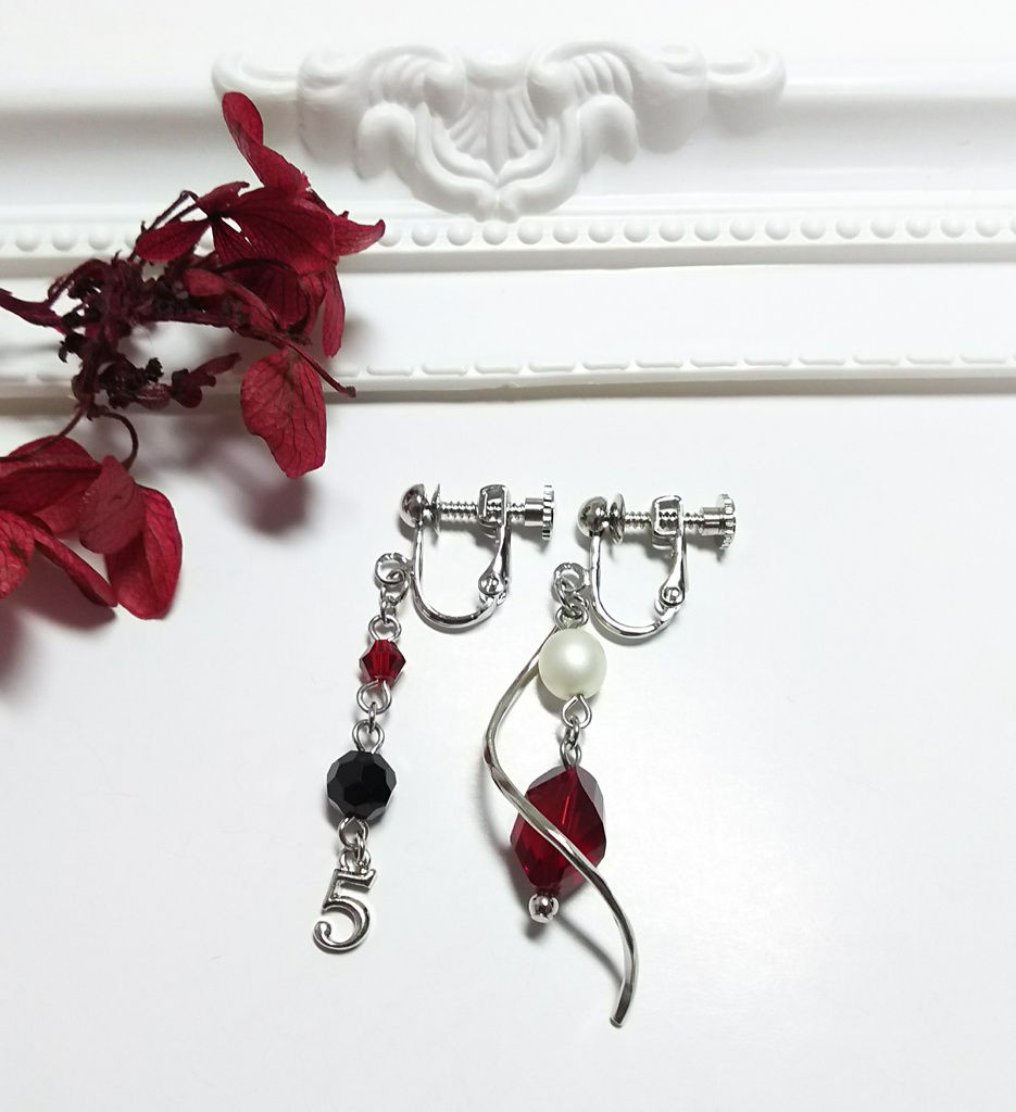 ペルソナシリーズイメージイヤリング