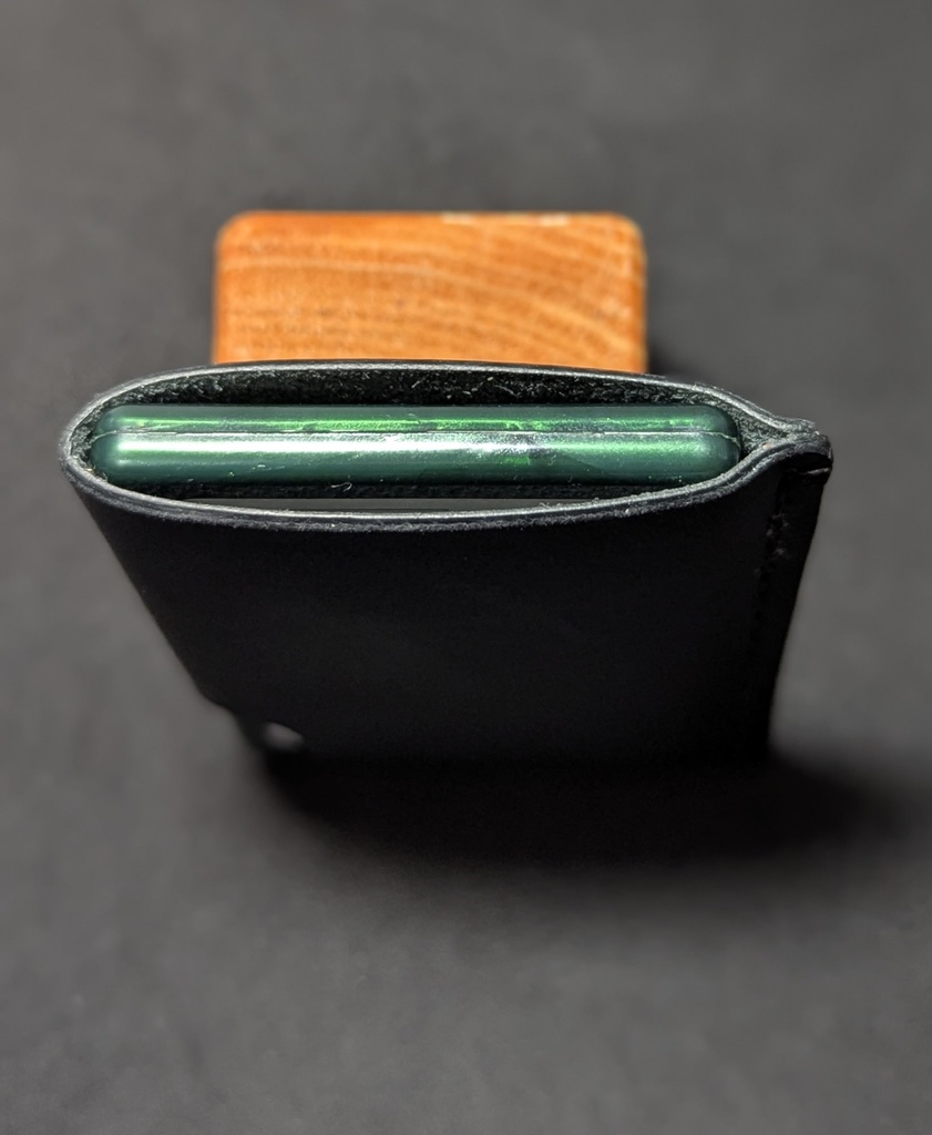 レザーミンティアケース 『ふたば』 ブラック革 ブラック糸