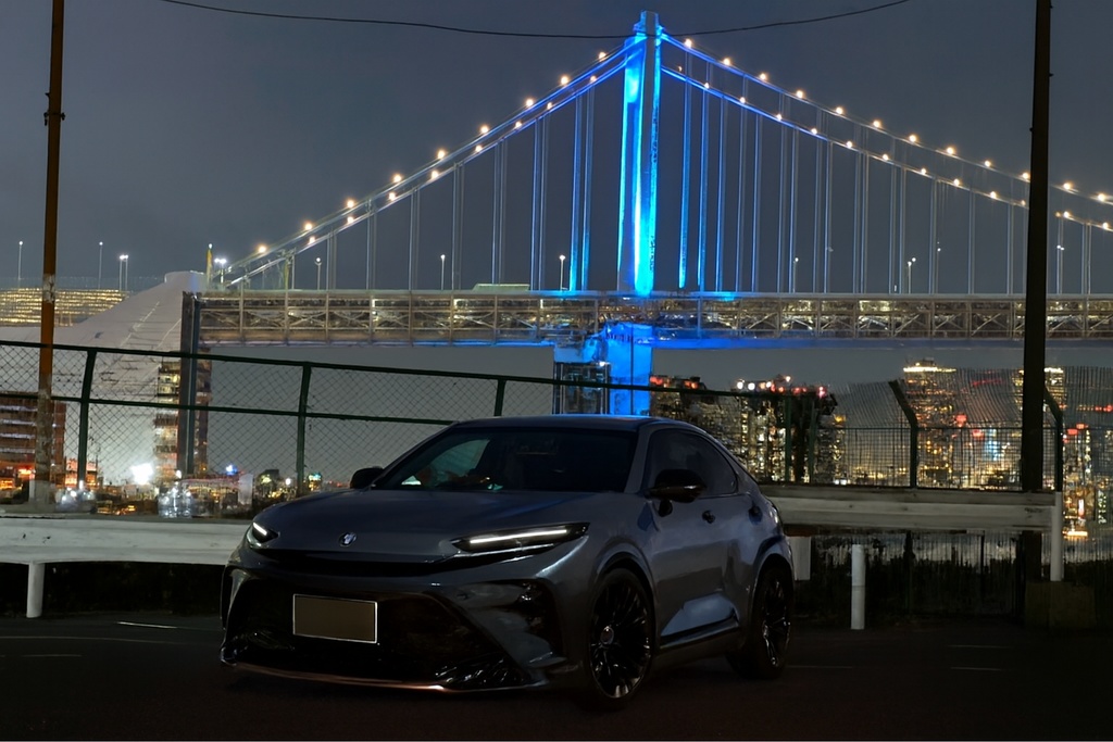 夜景とクラウンスポーツ