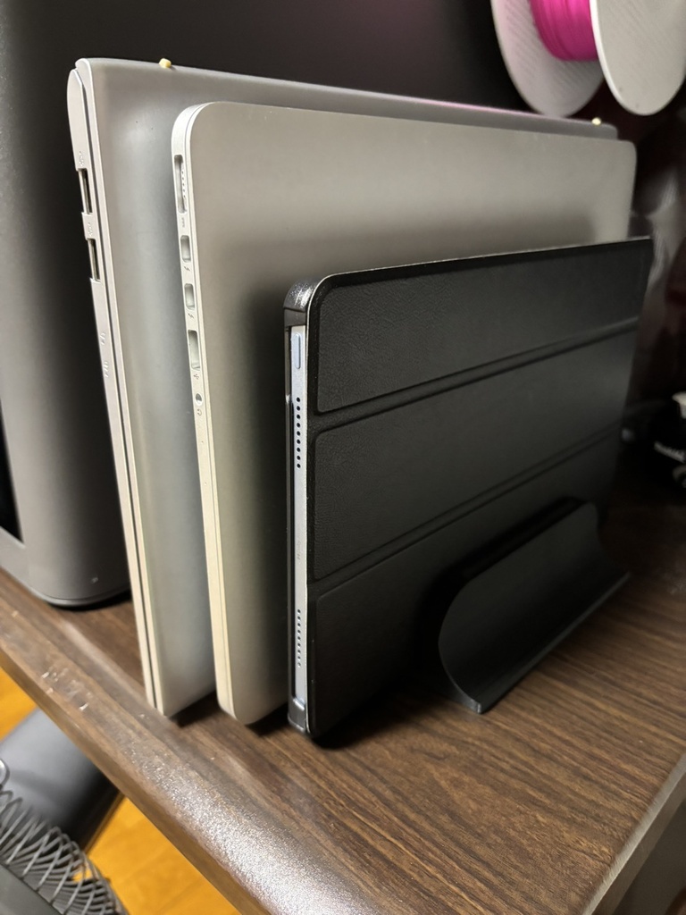PC＆タブレット縦置きホルダー（STL）