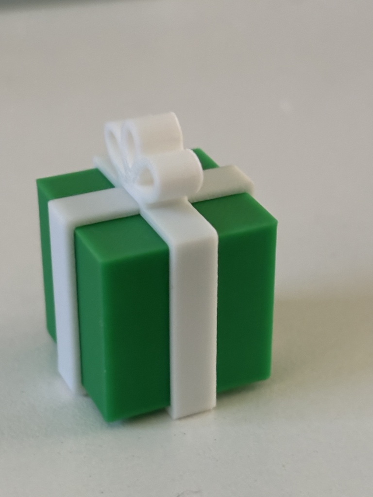 クリスマスプレゼントのミニオブジェ(2cm角・STL)