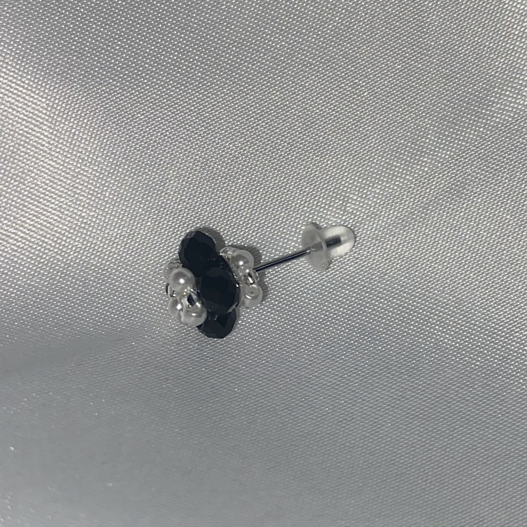 片耳用ピアス(ブラック)