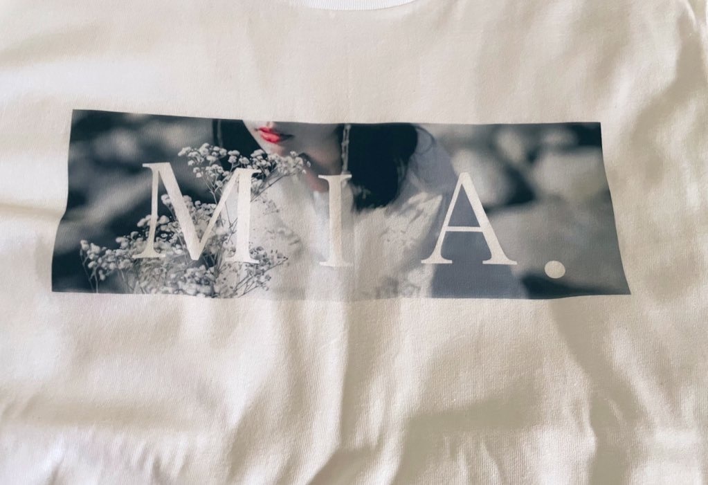 MIA. 写真入りTシャツ
