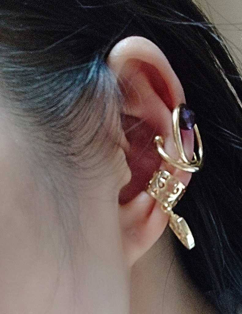 Knightsイメージイヤーカフ