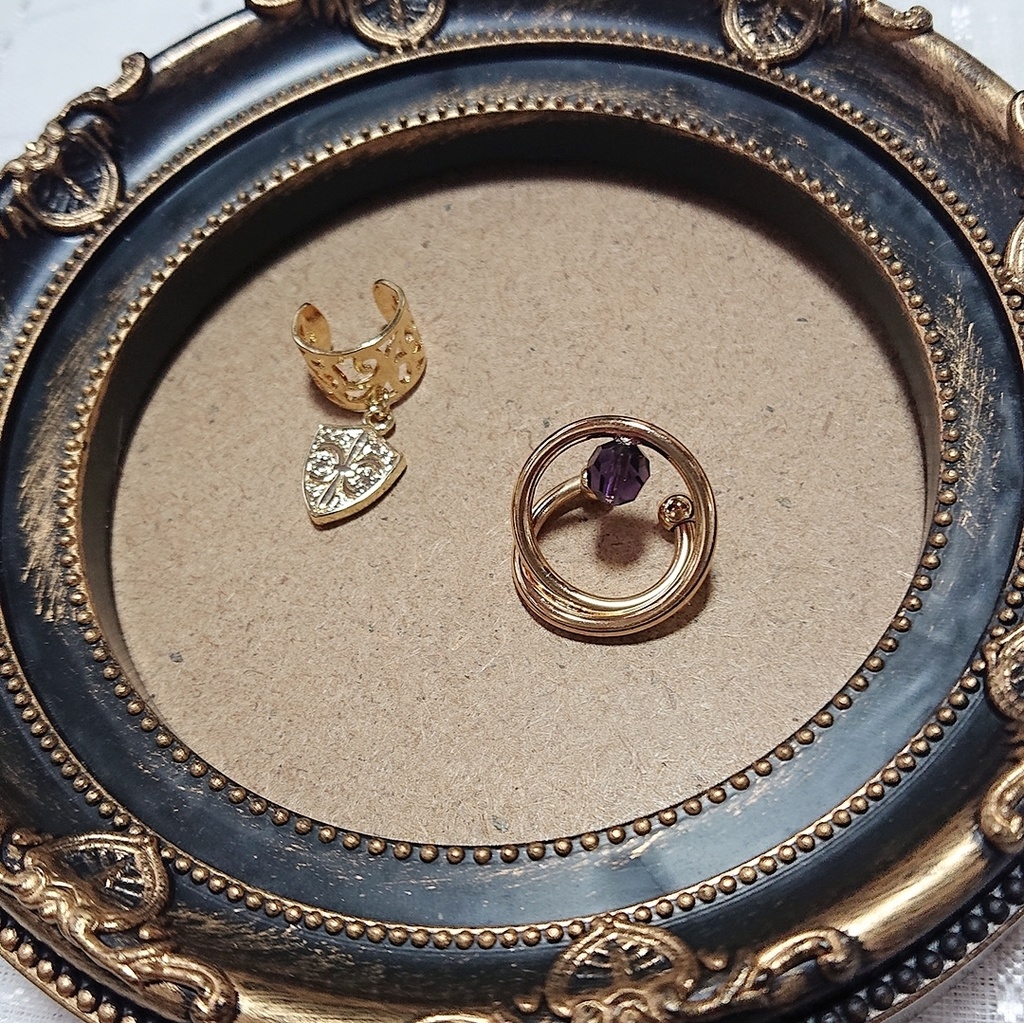 Knightsイメージイヤーカフ