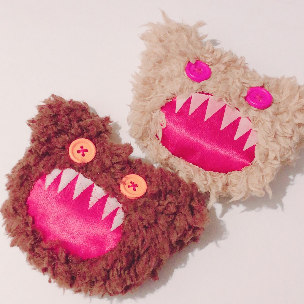 ギザ歯くまのマスコットバッジ