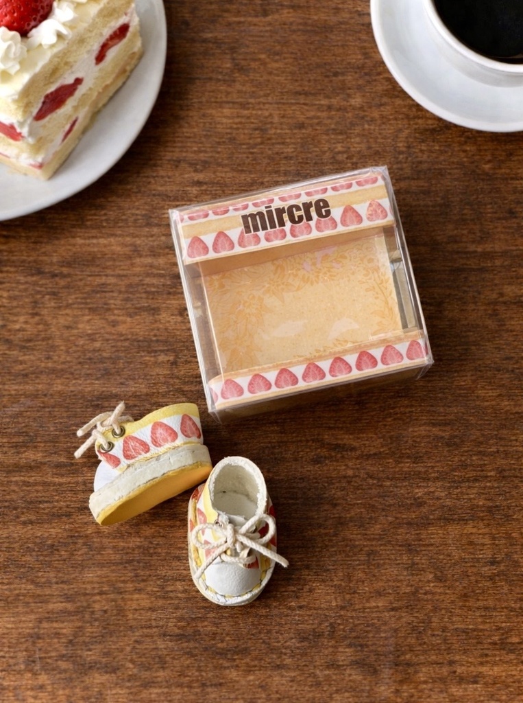 ショートケーキ🍰靴 オビツ11 10センチぬい