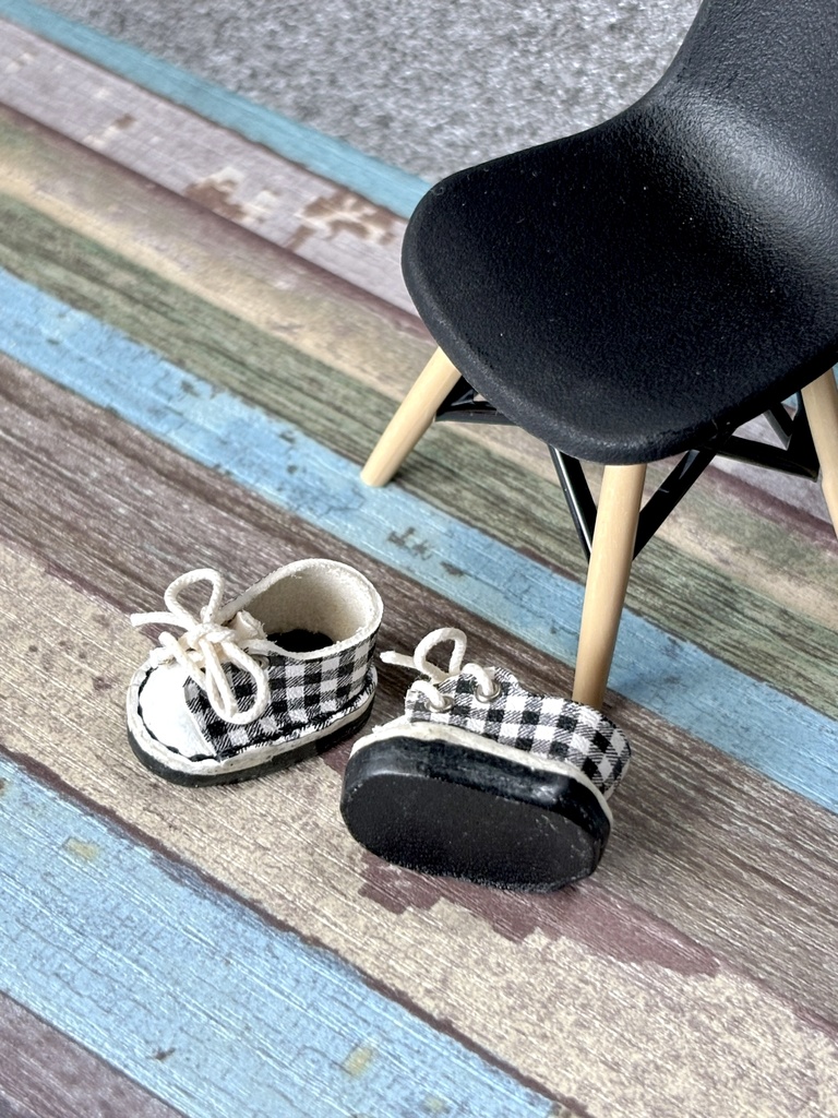 ギンガムチェック靴 オビツ11 10センチぬいサイズ