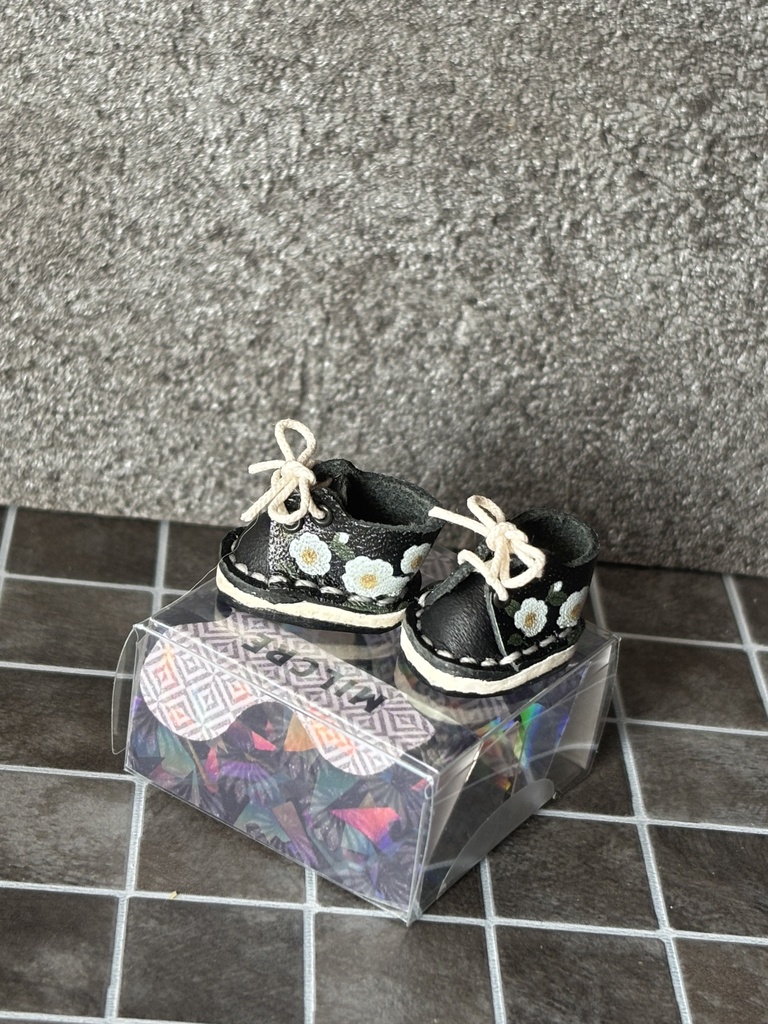 椿スニーカー 本革靴 10センチぬい オビツ11