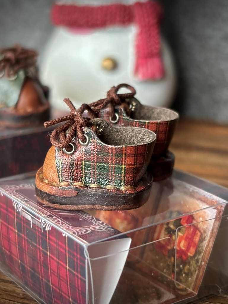 クリスマス過ぎても履けるクリスマス靴🎄 オビツ11 10cmぬい