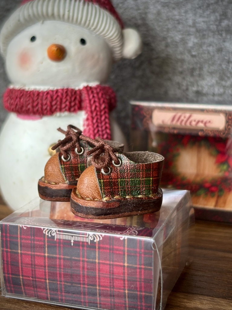 クリスマス過ぎても履けるクリスマス靴🎄 オビツ11 10cmぬい