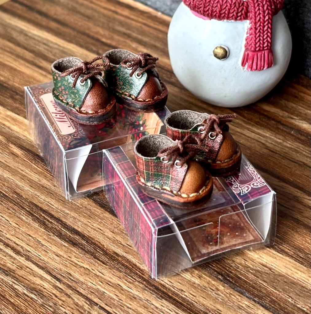 クリスマス過ぎても履けるクリスマス靴🎄 オビツ11 10cmぬい