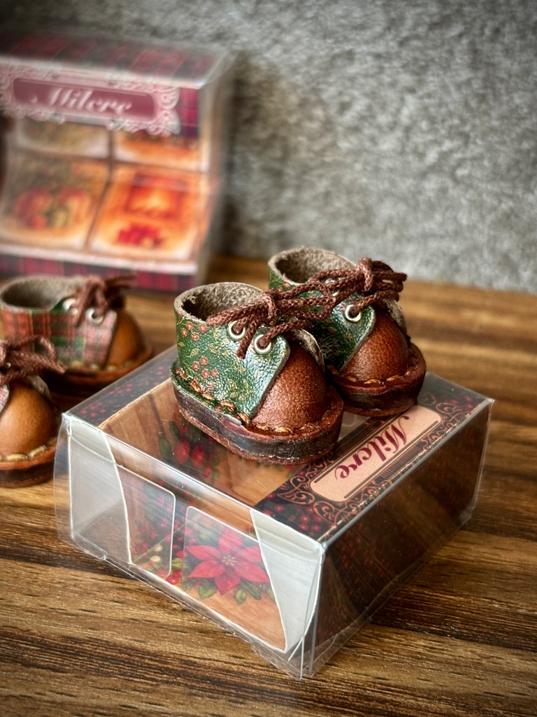 クリスマス過ぎても履けるクリスマス靴🎄 オビツ11 10cmぬい