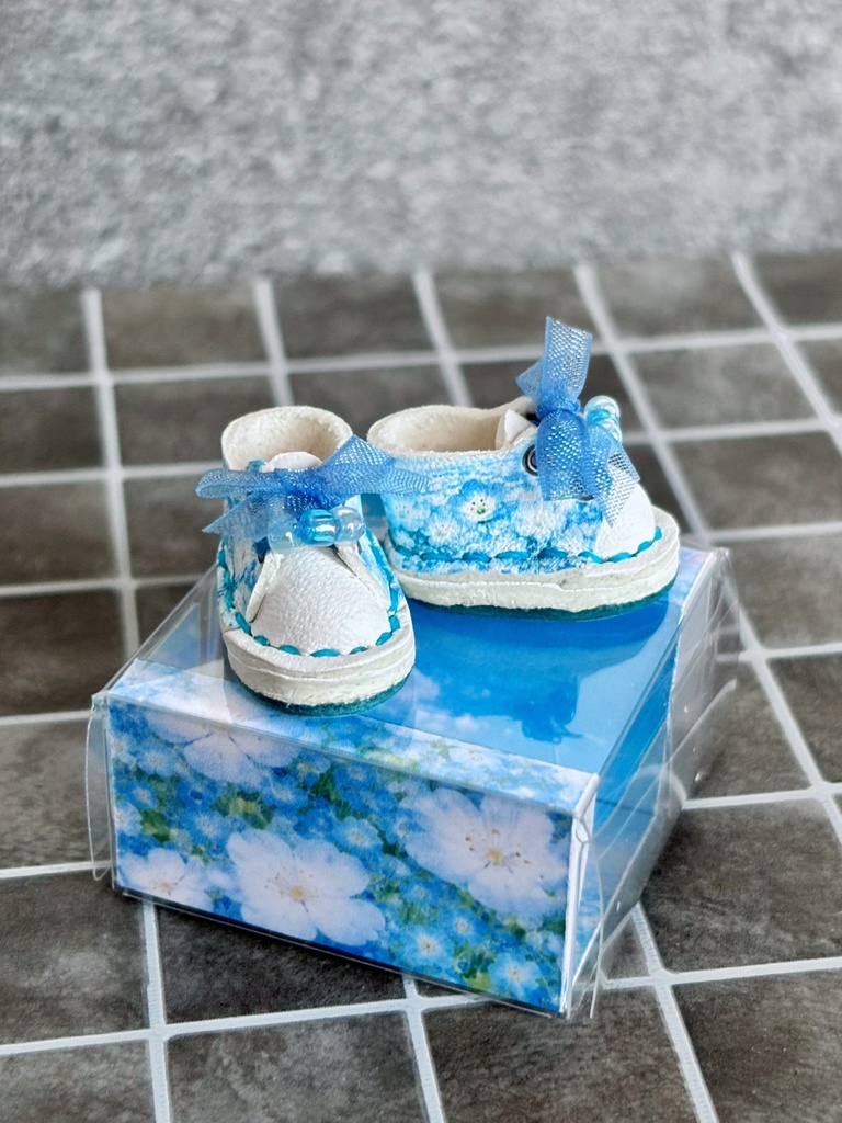 【季節限定】ネモフィラ柄スニーカー💠訳約9~12cmぬい、オビツ11サイズ
