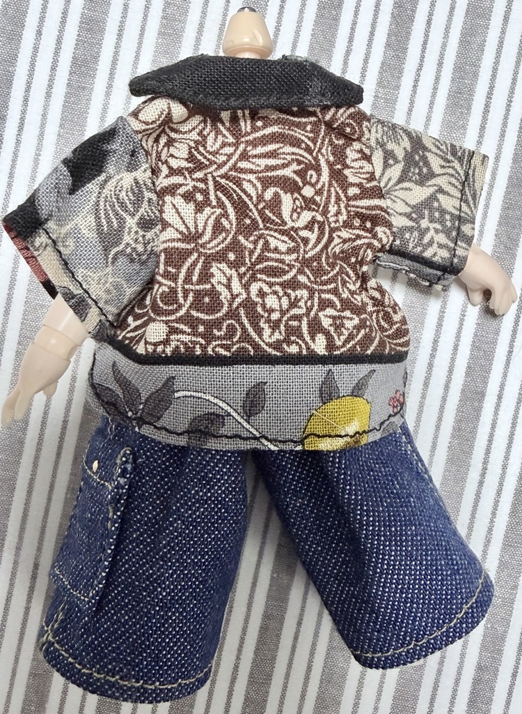 ダボっと柄シャツとデニムのセット