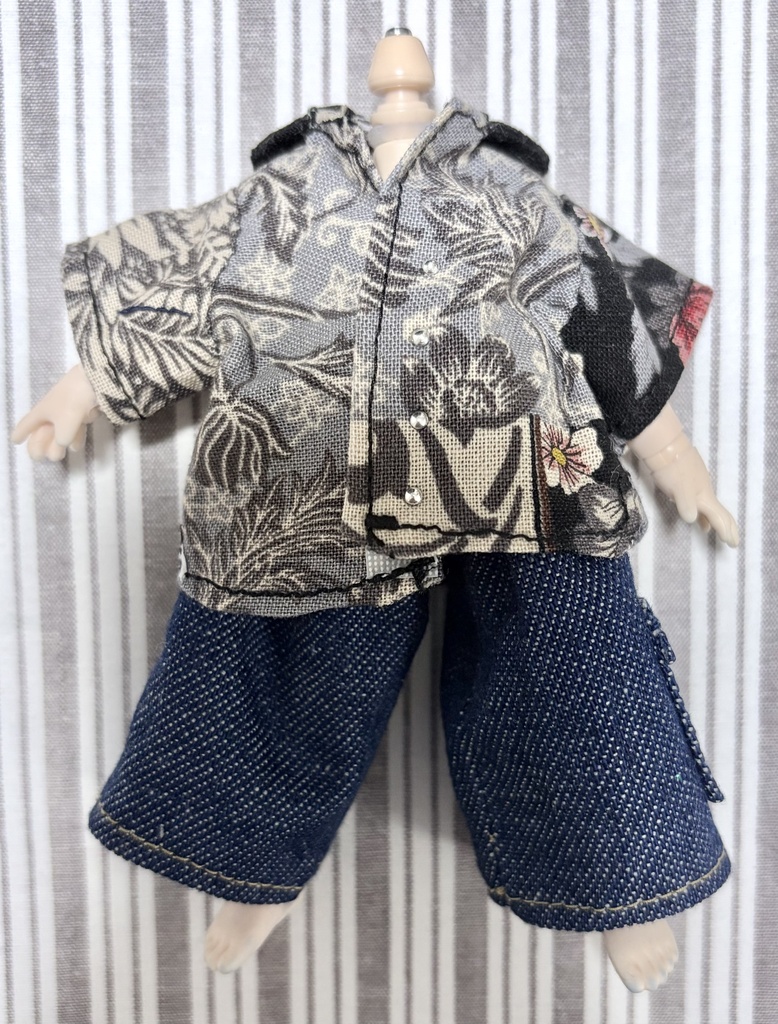 ダボっと柄シャツとデニムのセット