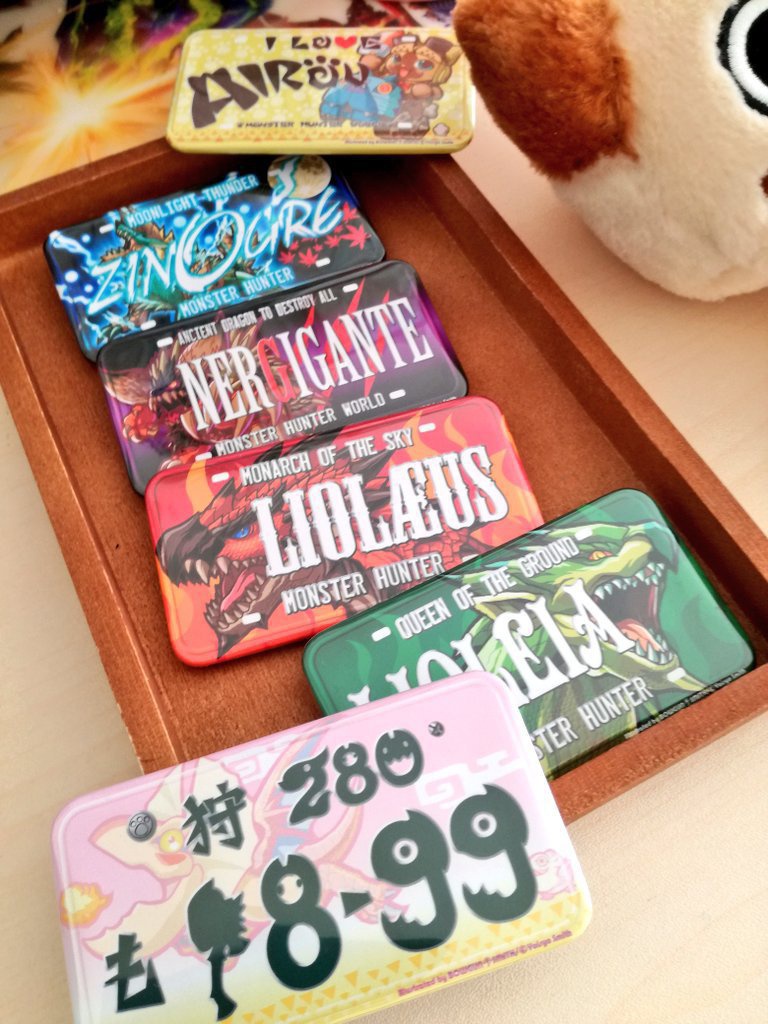 【モンハン】狩ナンバープレート風缶バッジ