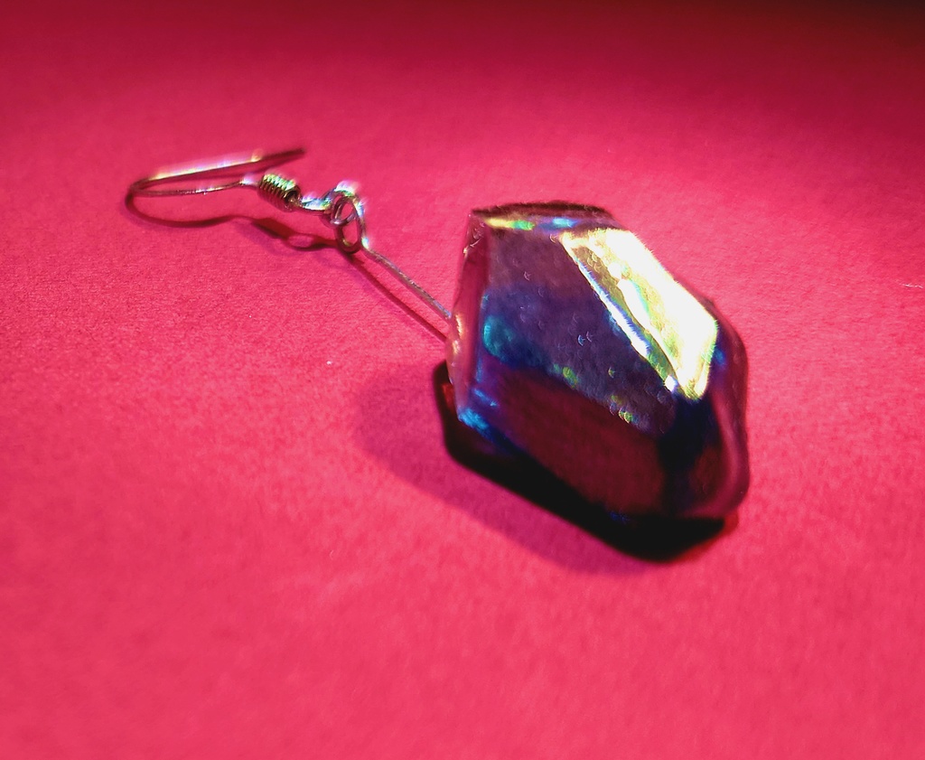 幻想鉱石ピアス「金青」
