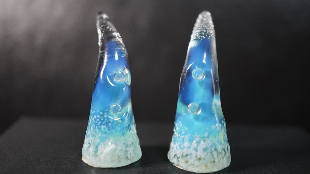 トパーズ青のツノ